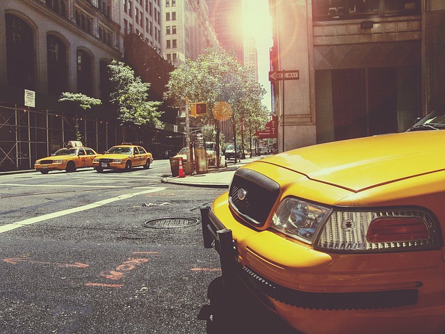 記事:格安タクシー訴訟に見る公定幅運賃制度と差止訴訟のイメージ画像